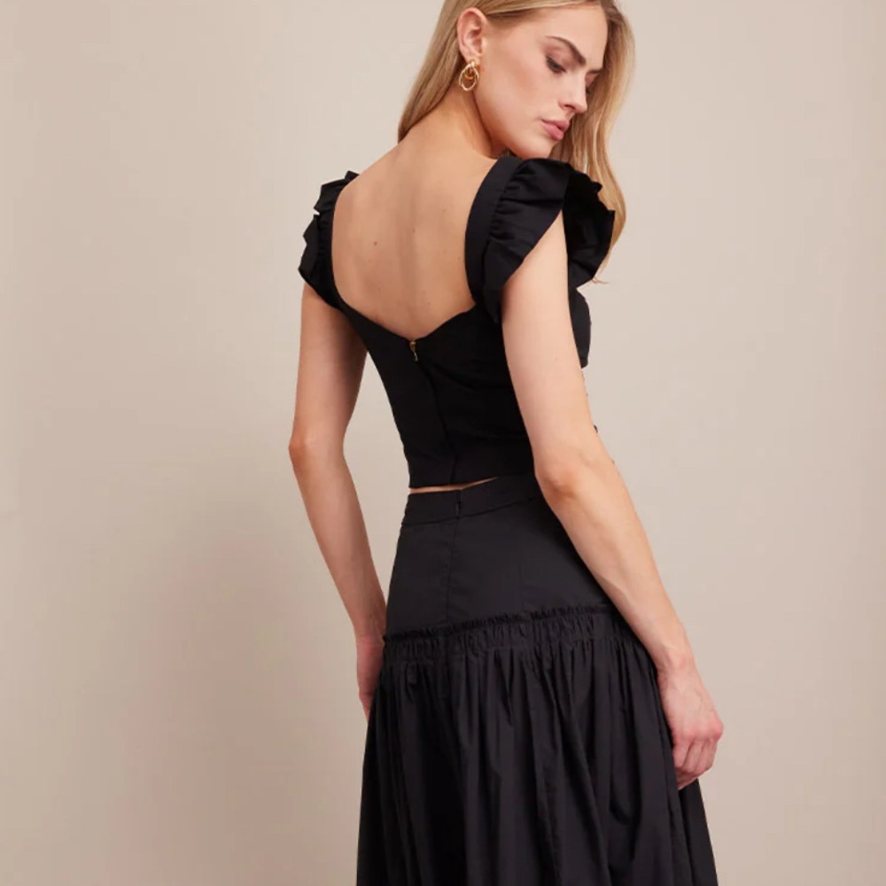 Cara cara Hyannis Top Playful, Flirty and Versatile - Picture 2 of 8